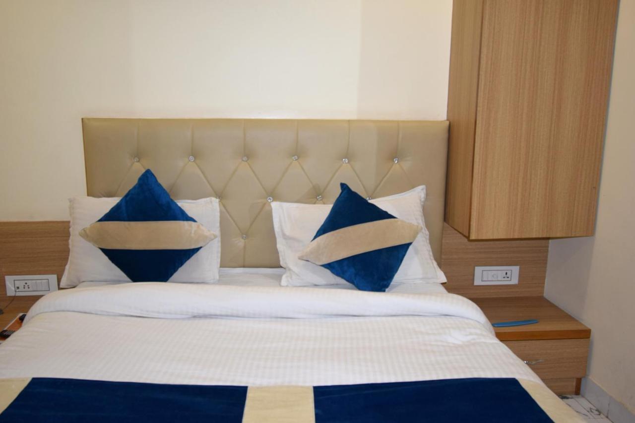 New Pathik Hotel 3*