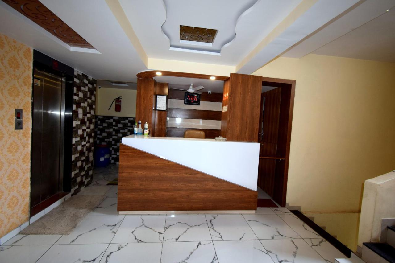 Hotel New Pathik 3*
