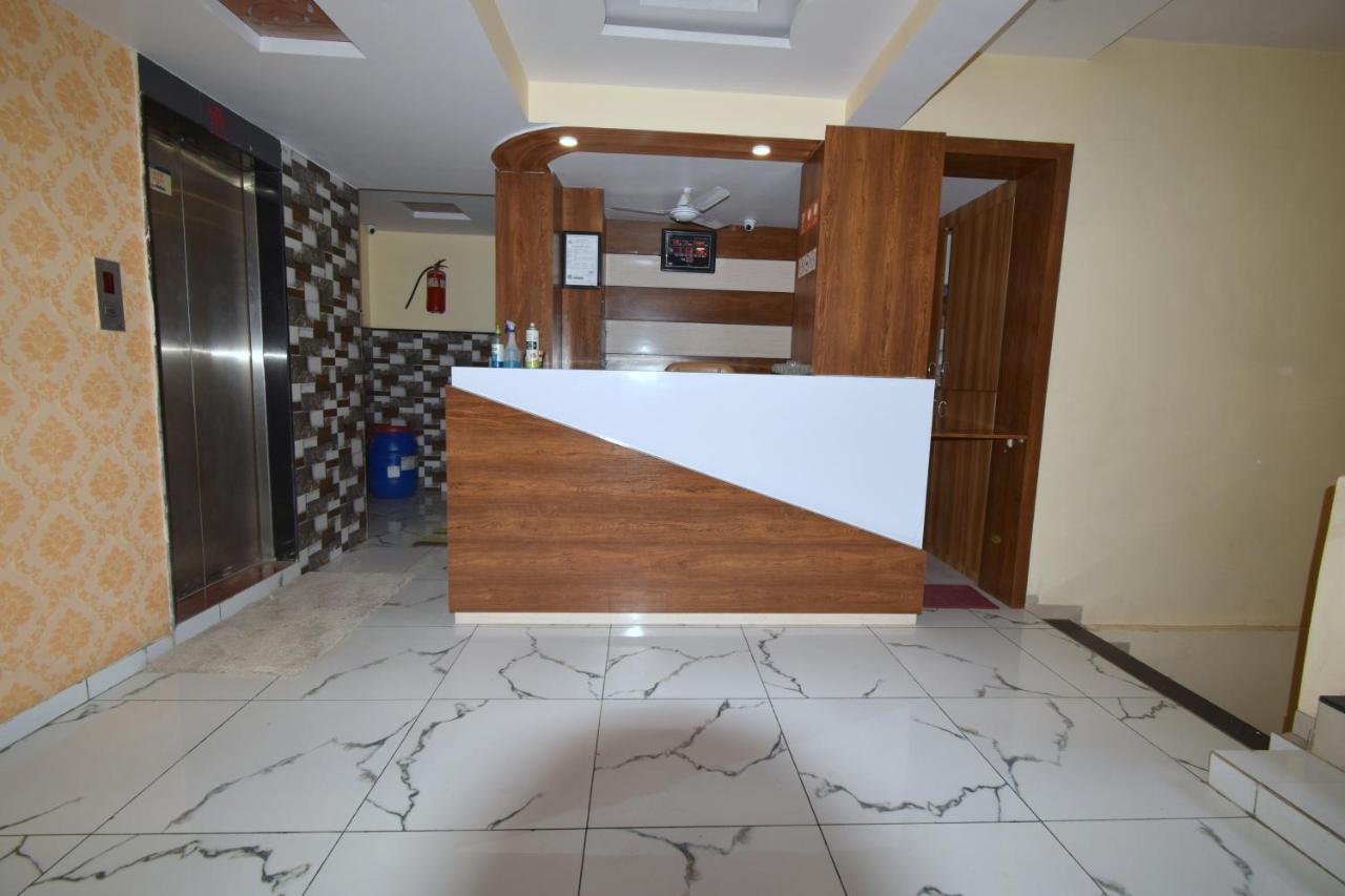 Hotel New Pathik 3*