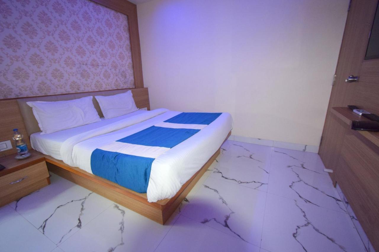 Hotel New Pathik 3*