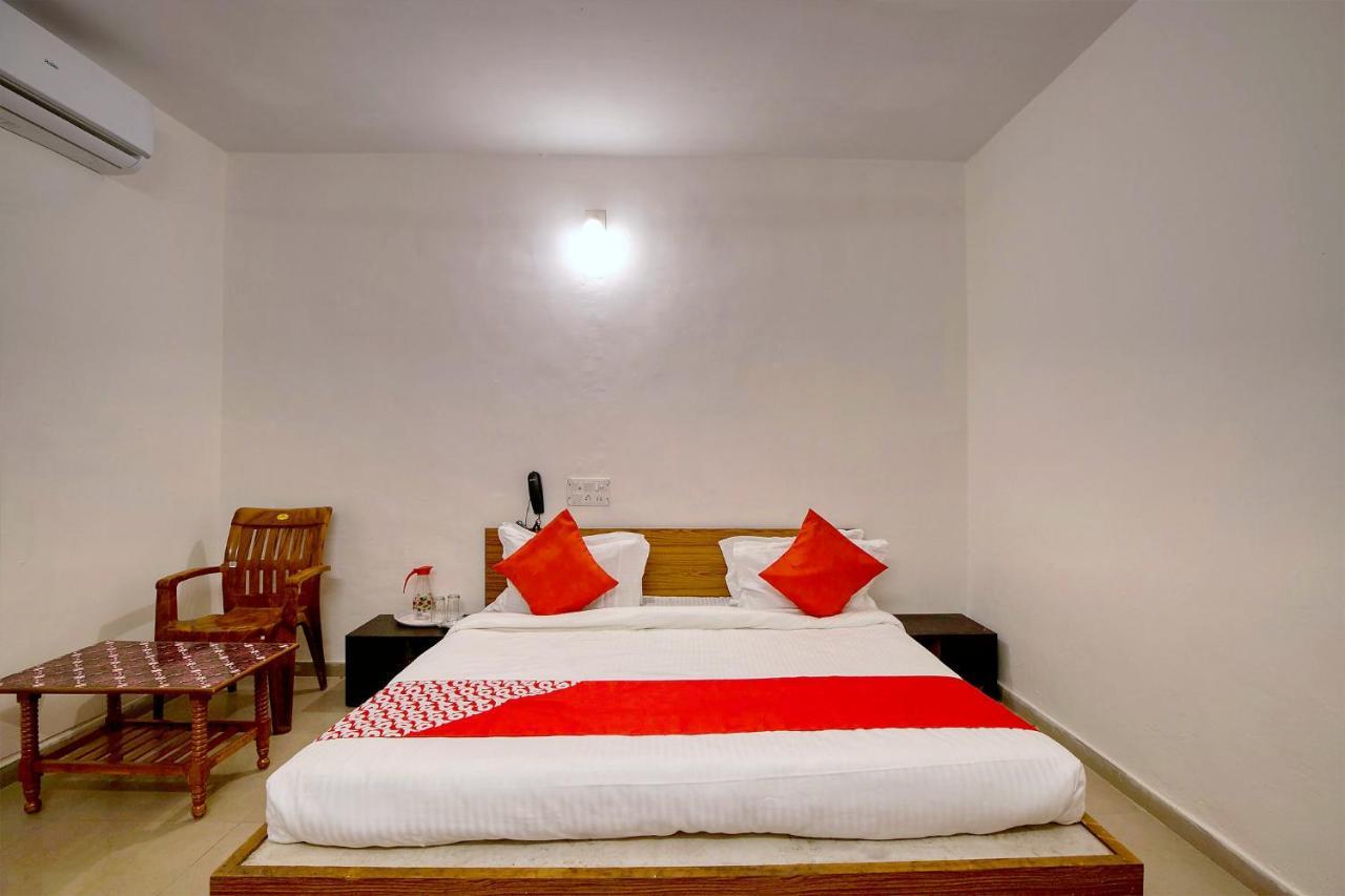 Oyo 41073 Aavkar 3*