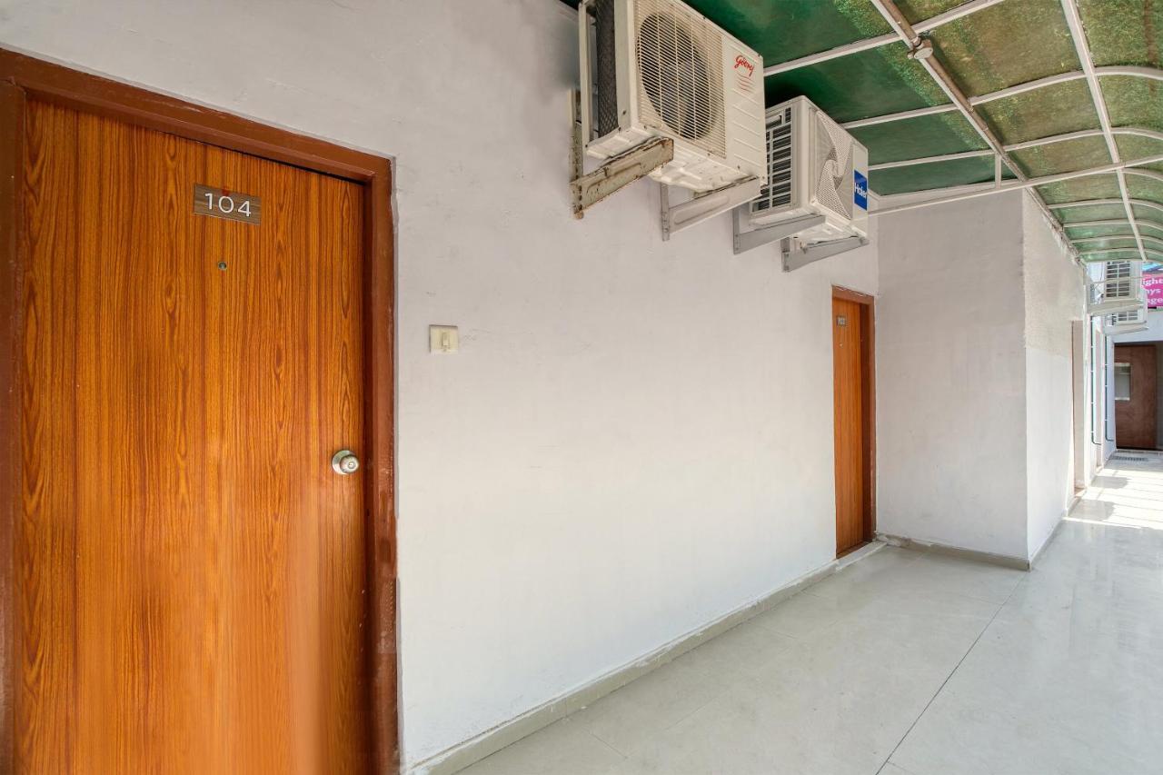 Oyo 41073 Aavkar Hotel Ahmedabad