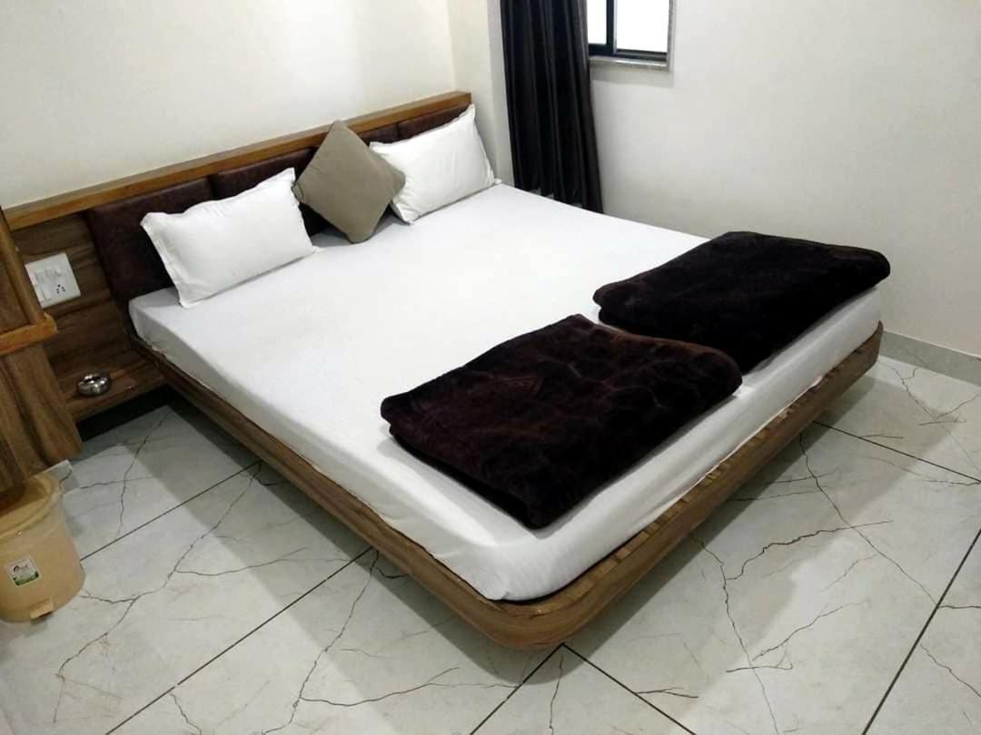 Hotel Milan *