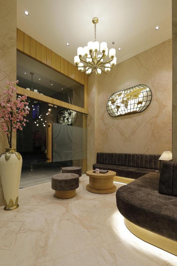 Hotel Elysian Residency 3*