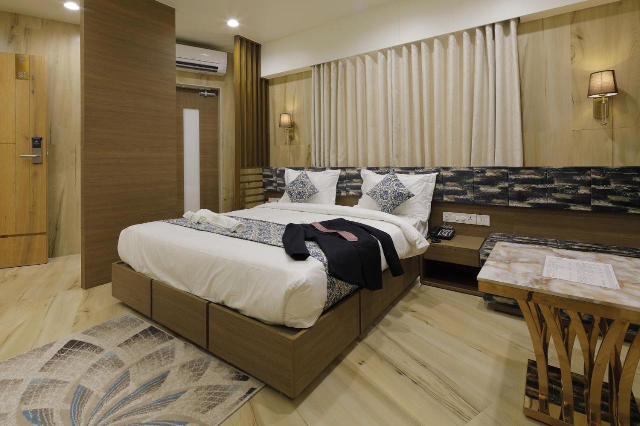 Hotel Elysian Residency 3*