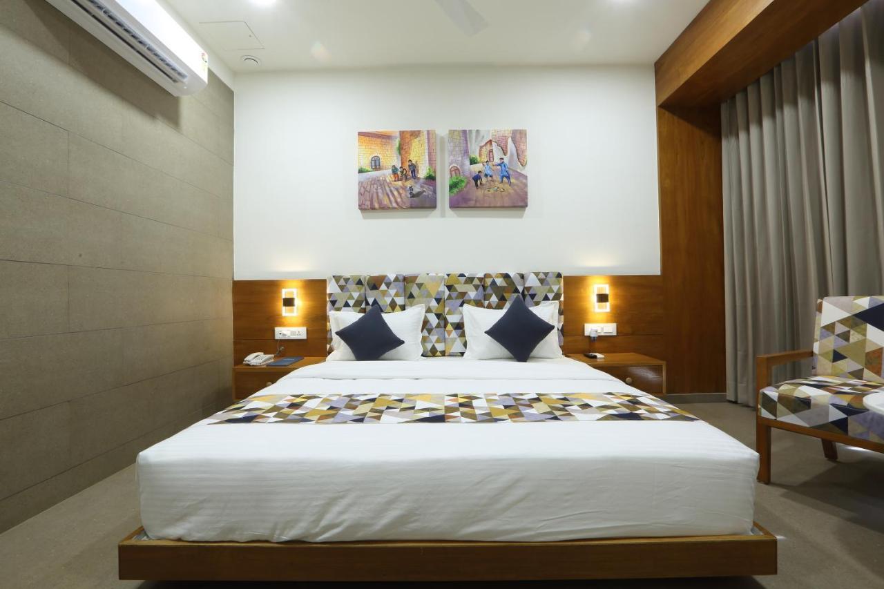Flourish International Hotel Ahmedabad