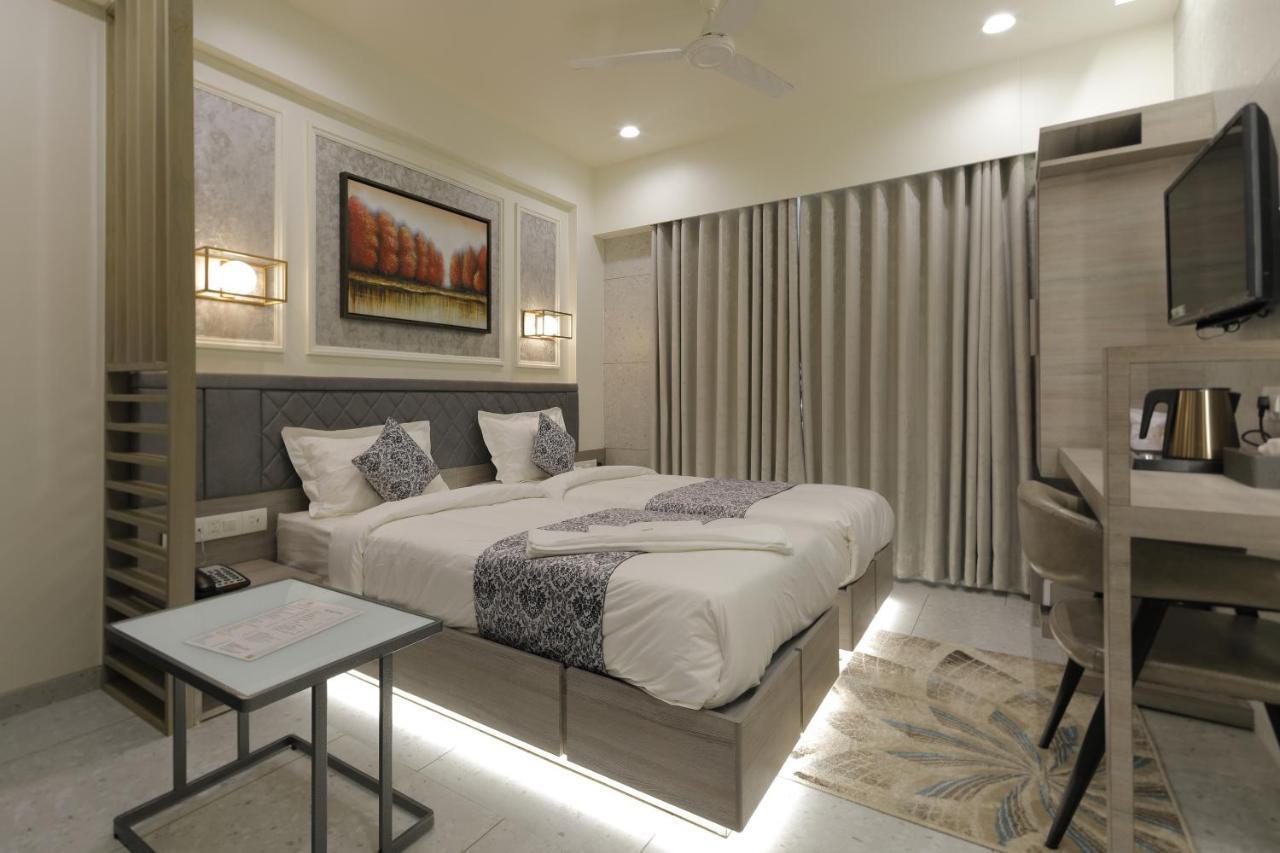 Elysian Residency 3*