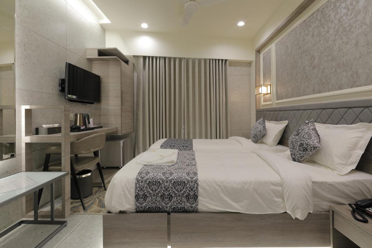 Hotel Elysian Residency 3*