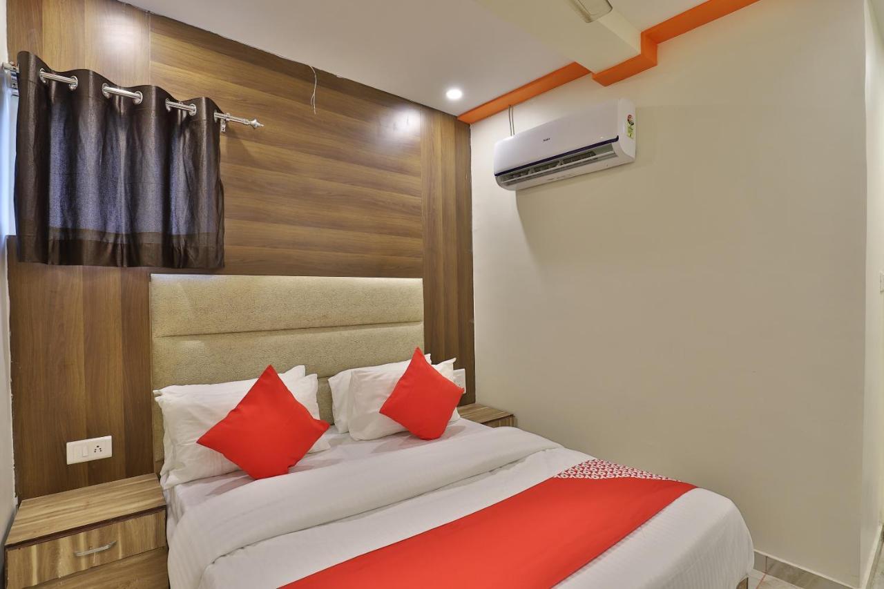 Oyo 37359 Hotel Shiv Villa Hotel