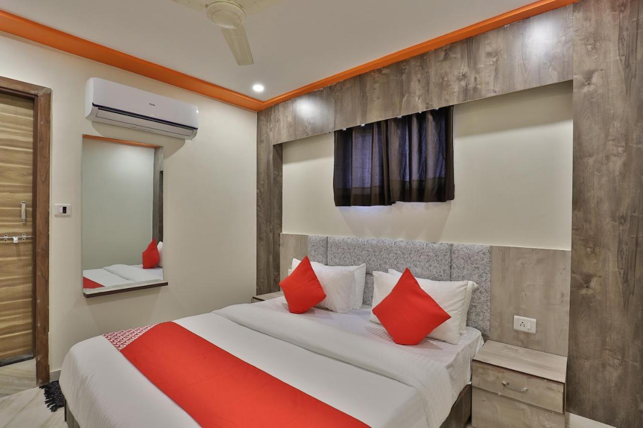 Oyo 37359 Hotel Shiv Villa 3*