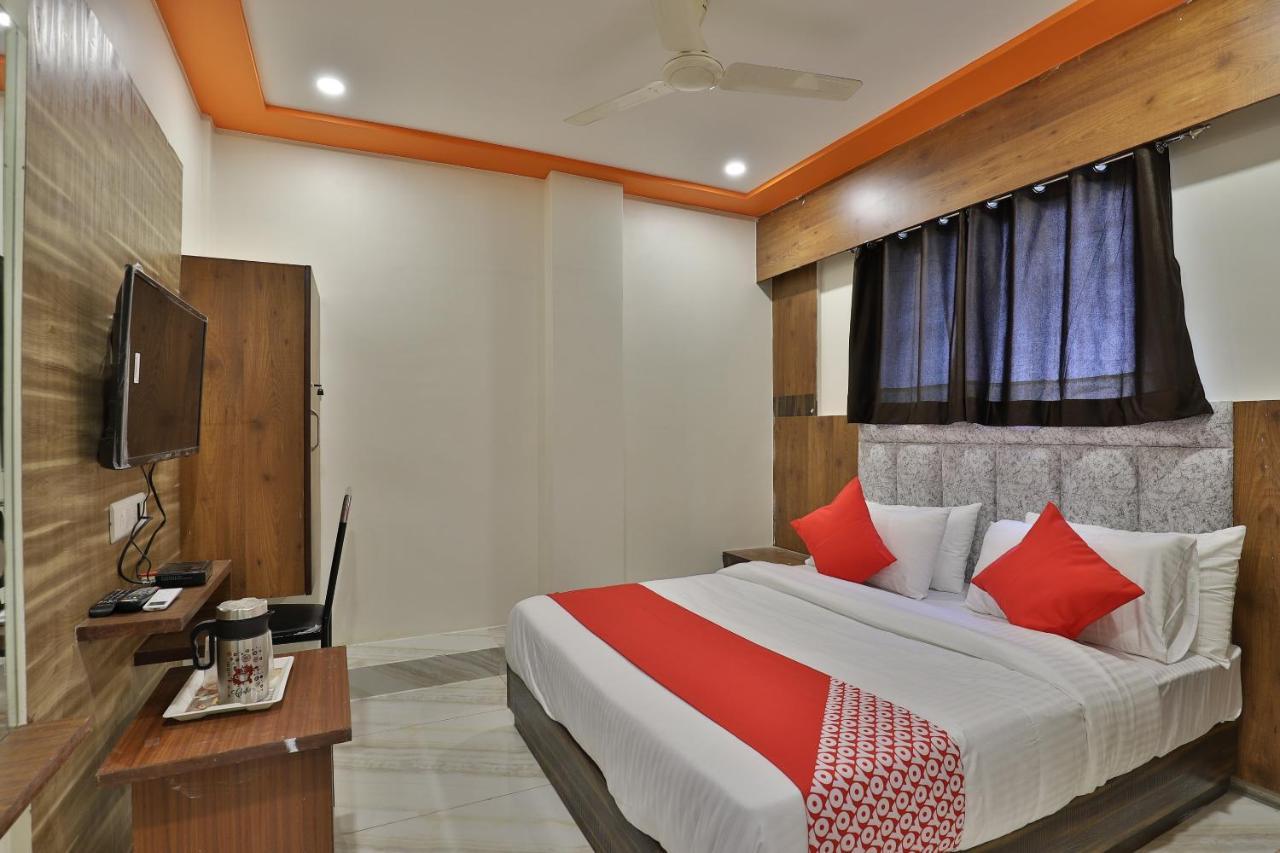 Oyo 37359 Hotel Shiv Villa 3*