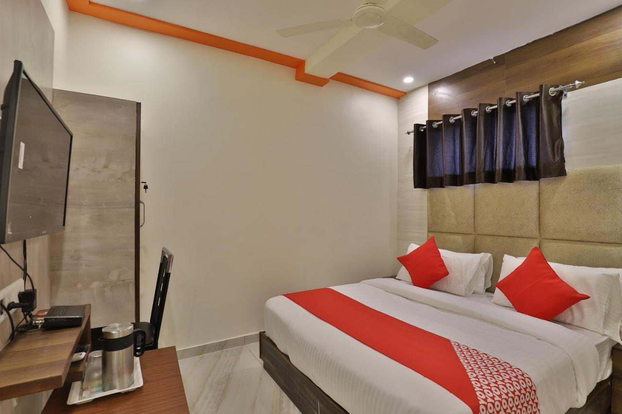 Oyo 37359 Hotel Shiv Villa 3*