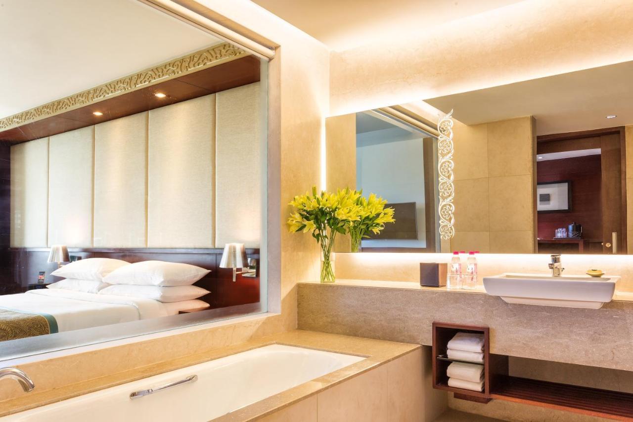 Hotel Crowne Plaza Centre By Ihg Ahmedabad