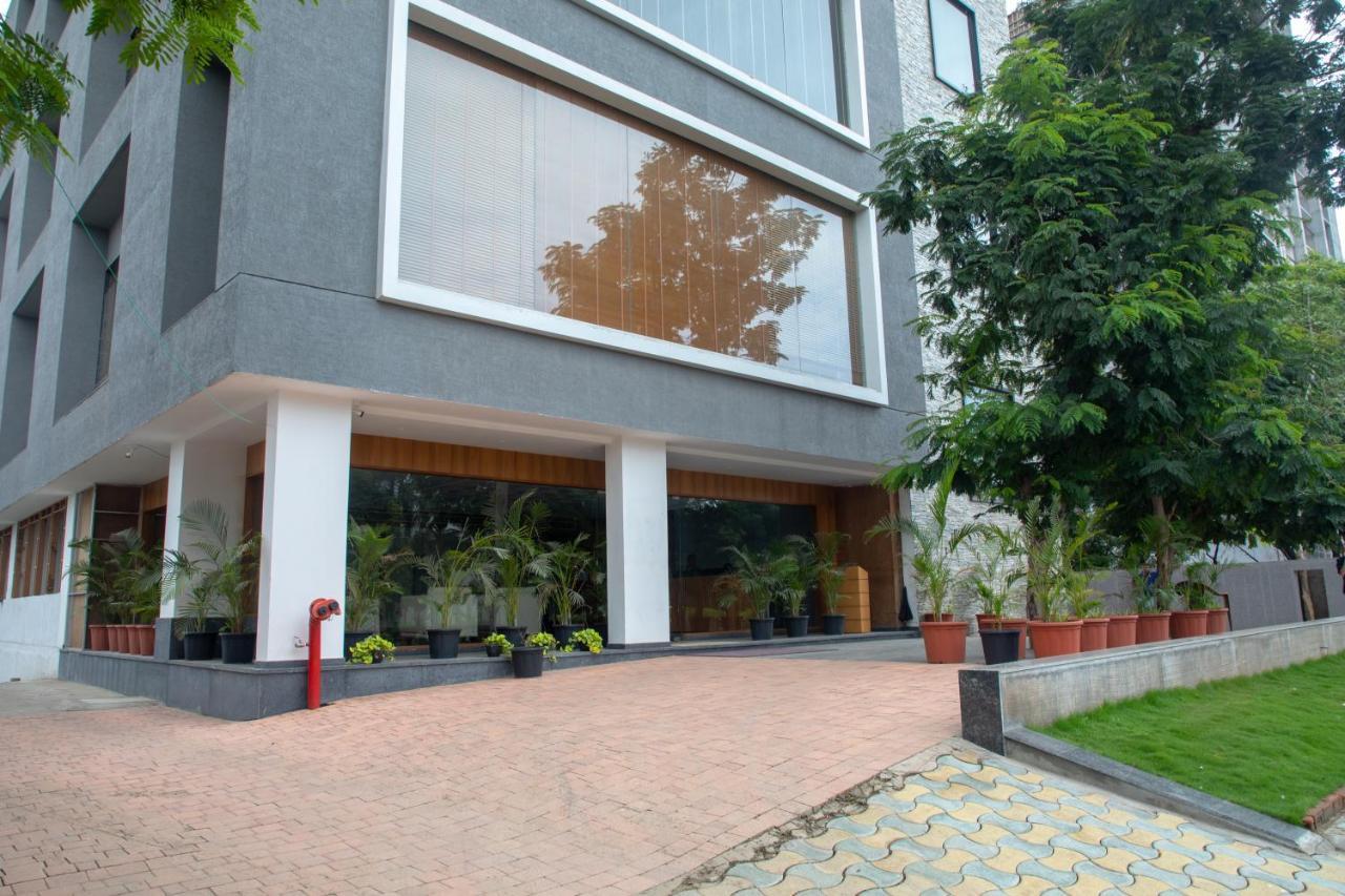 Hotel Pinnacle Grand Ahmedabad