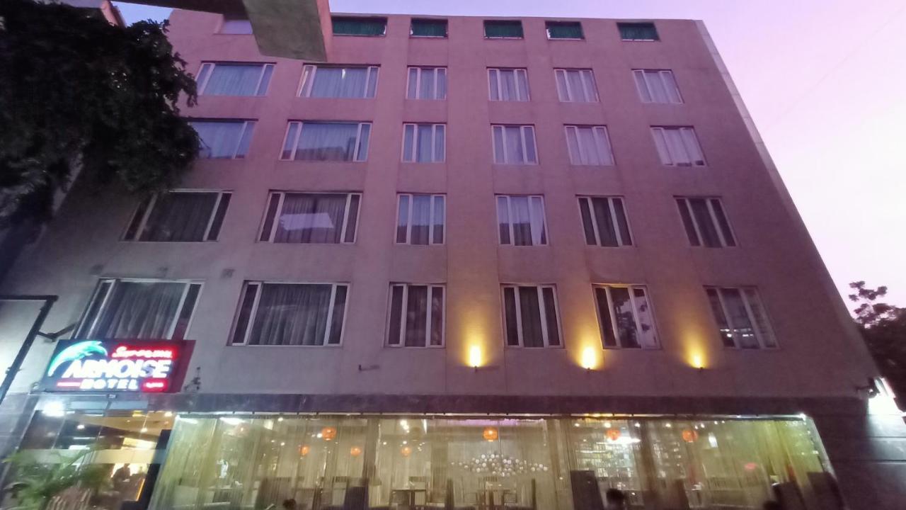Super Armoise Hotel Ahmedabad