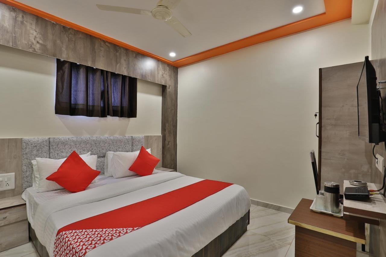Oyo 37359 Hotel Shiv Villa Hotel 3*
