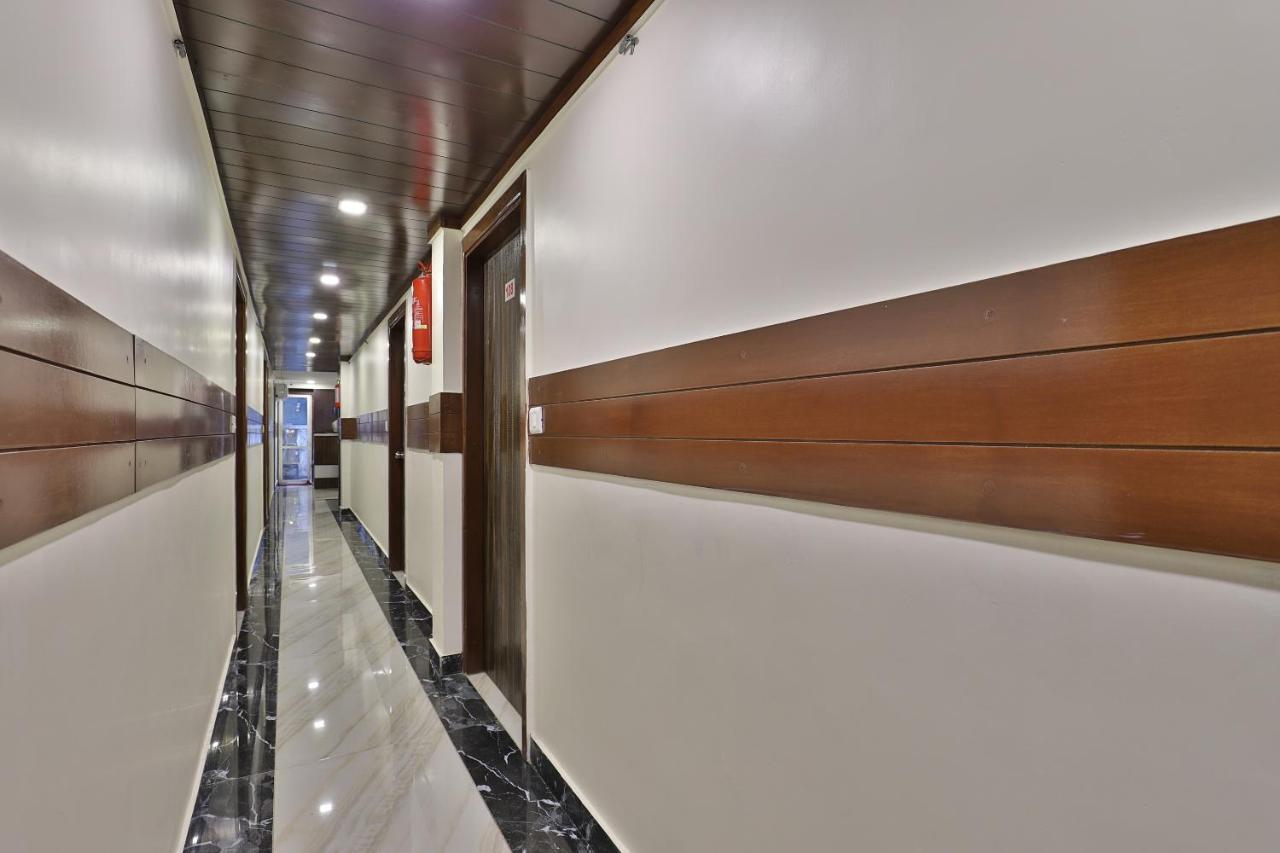 Oyo 37359 Hotel Shiv Villa Ahmedabad