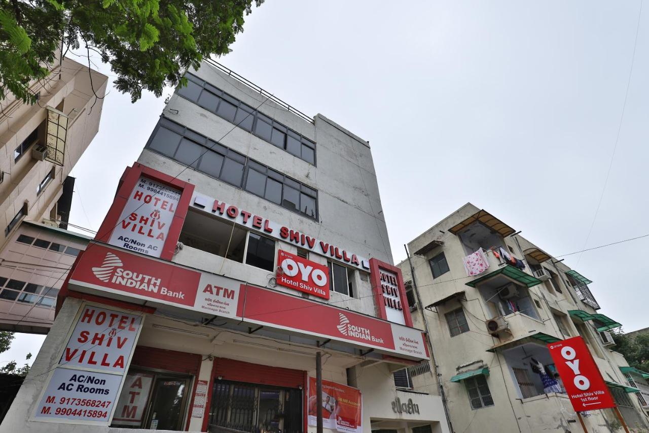 Hotel Oyo 37359 Hotel Shiv Villa Ahmedabad