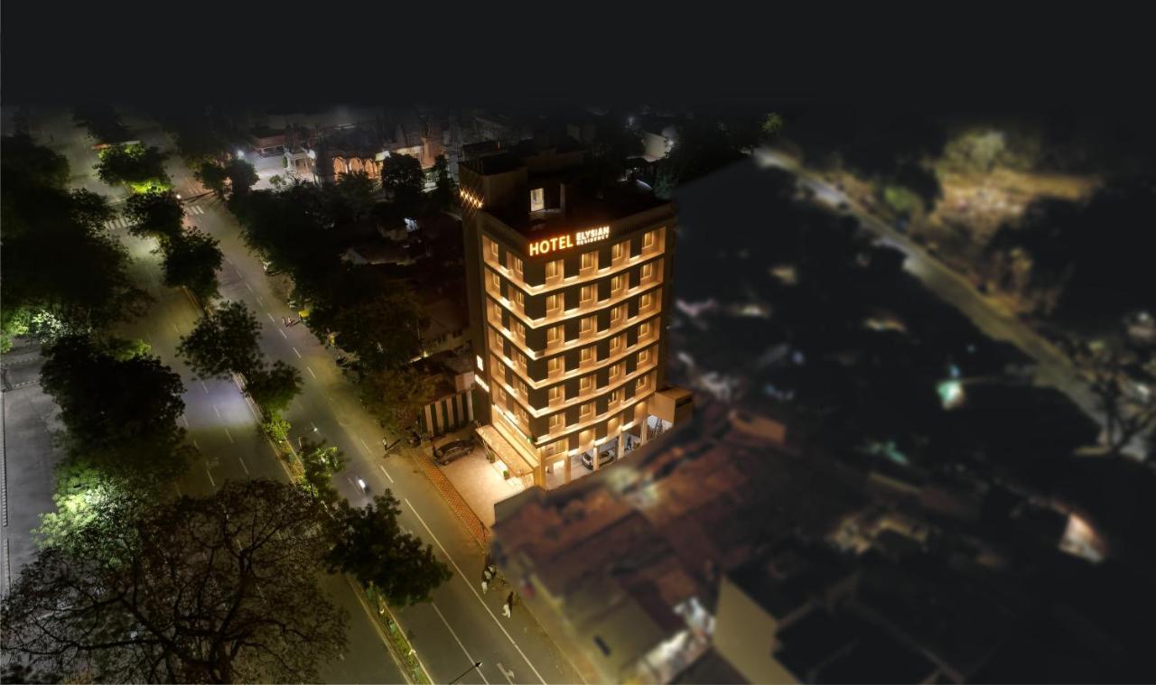 Hotel Elysian Residency 3*