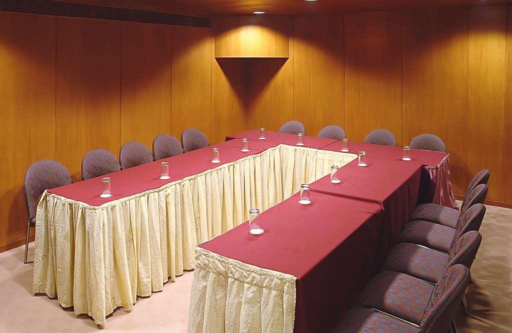 Comfort President Near Junction Station 4*