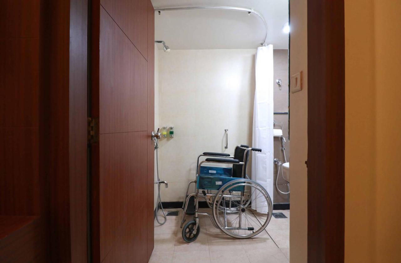 Hotel Centra 3*