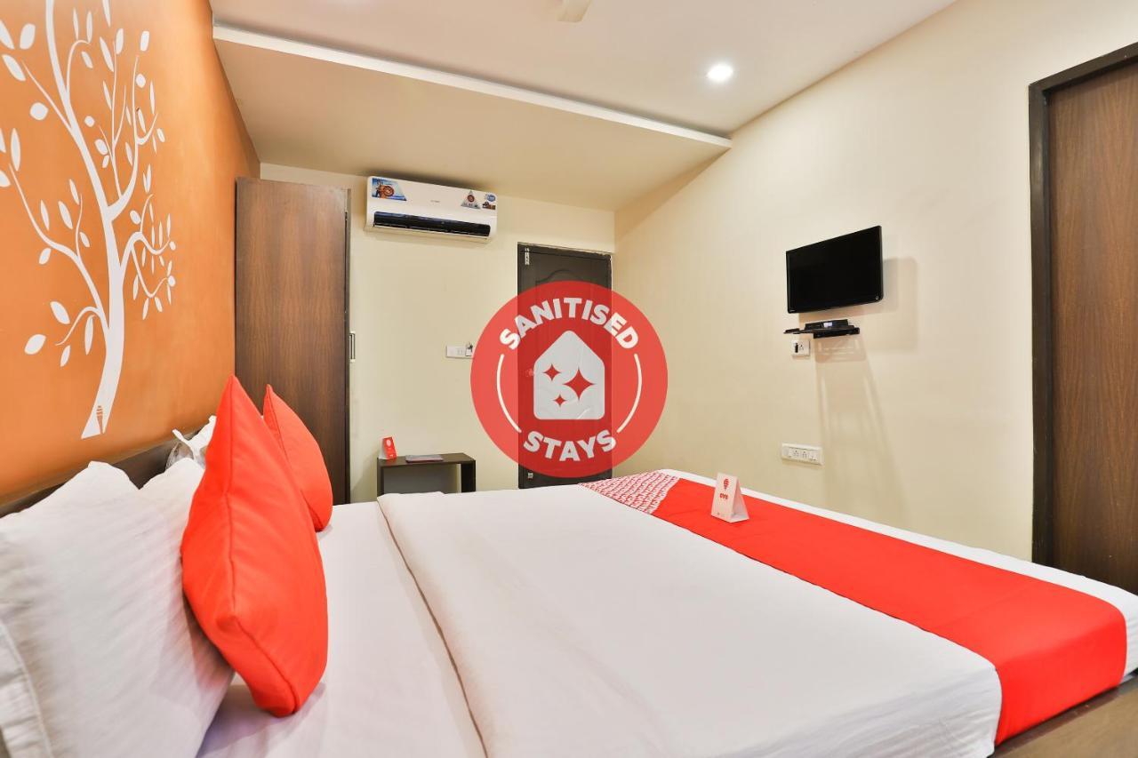 Hotel Oyo 2466 Laljis Ahmedabad