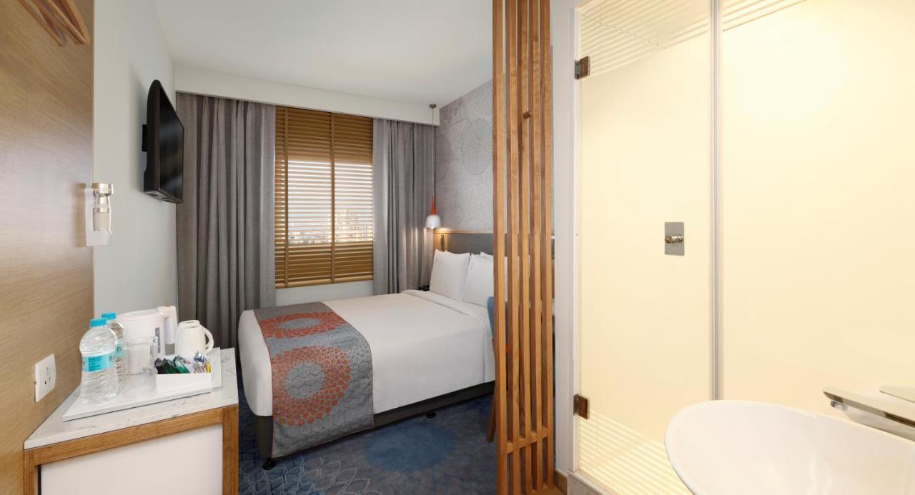Express Prahlad Nagar By Ihg Hotel 4*