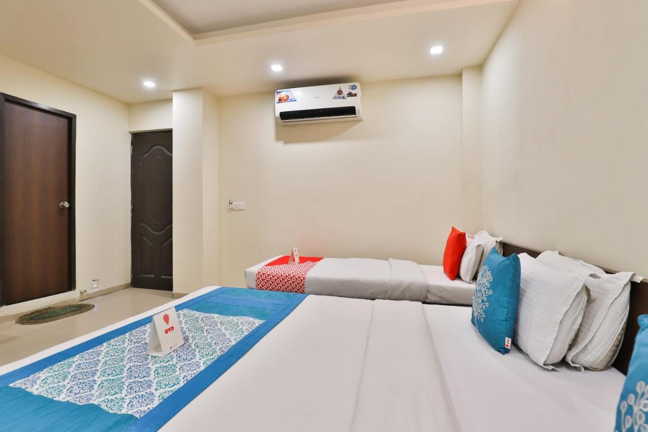Oyo 2466 Laljis Hotel Ahmedabad