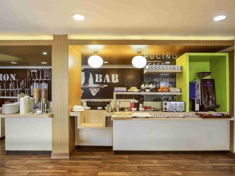 Express Prahlad Nagar By Ihg Hotel Ahmedabad