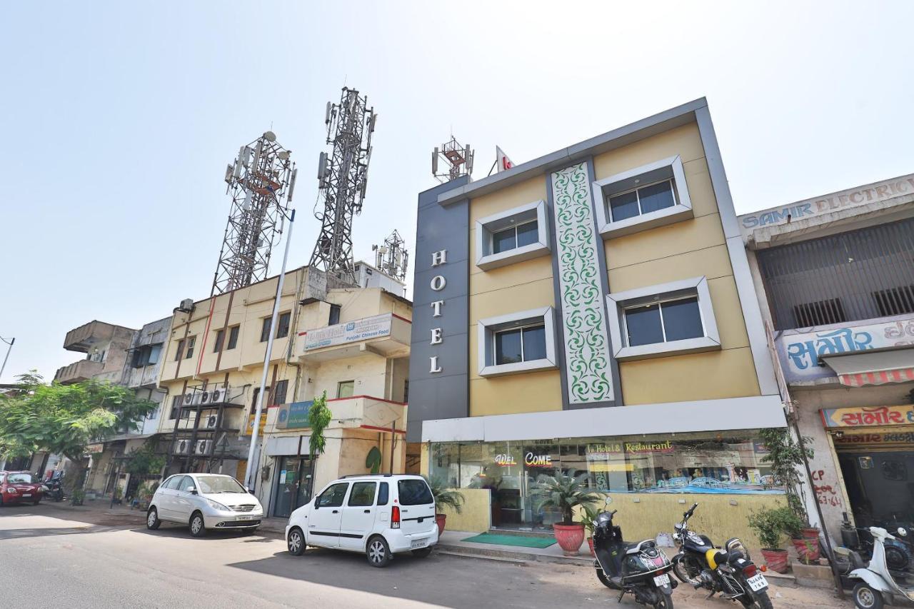 Oyo 2466 Laljis Hotel
