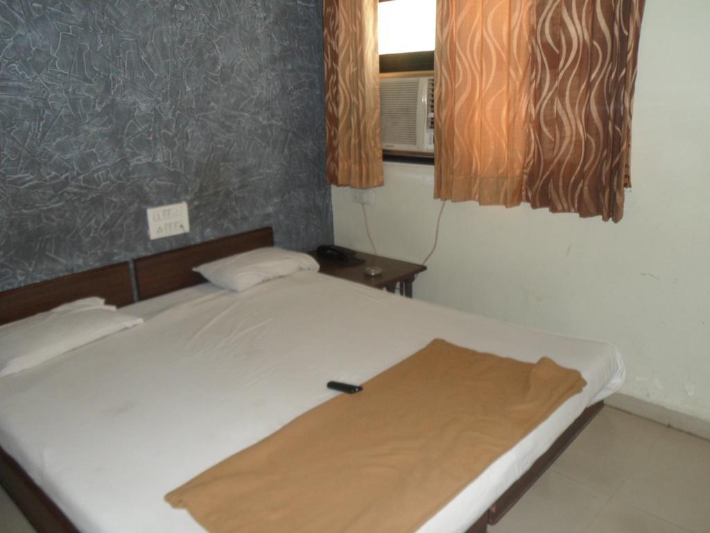 Hotel Atithi 2*