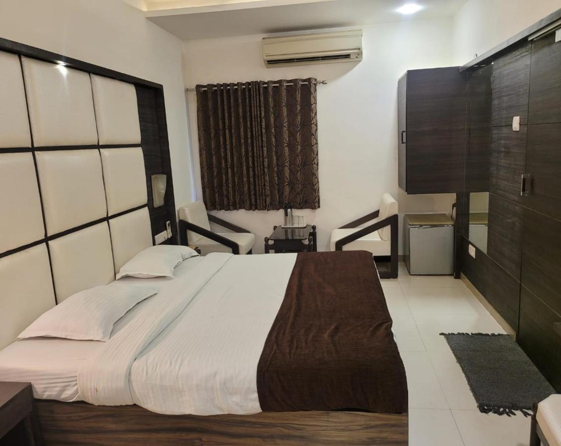 Golden Plaza Ahmedabad