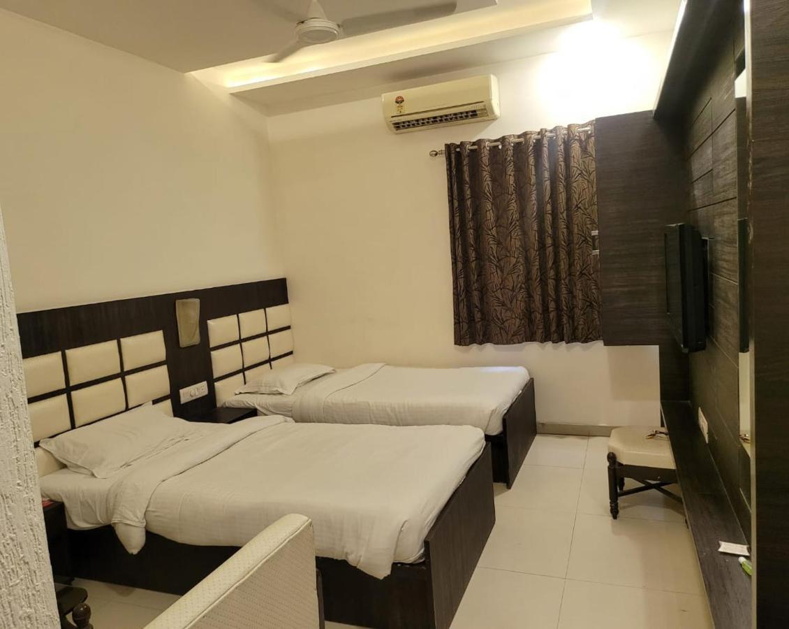 Golden Plaza 3* Ahmedabad