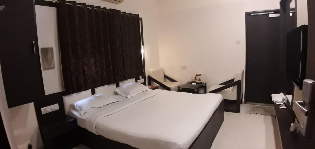 Golden Plaza Ahmedabad