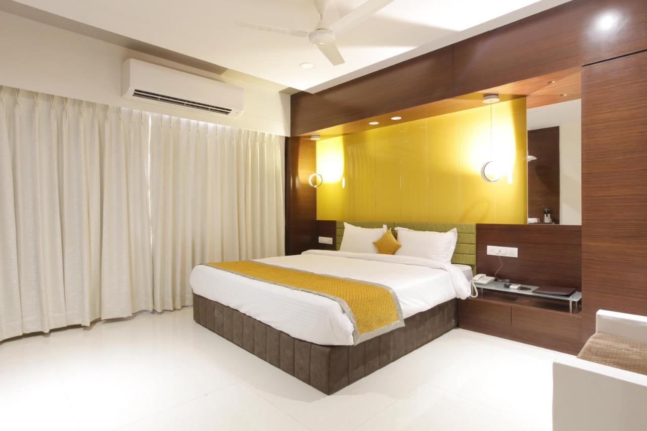 Hotel The Lotus Park Ahmedabad