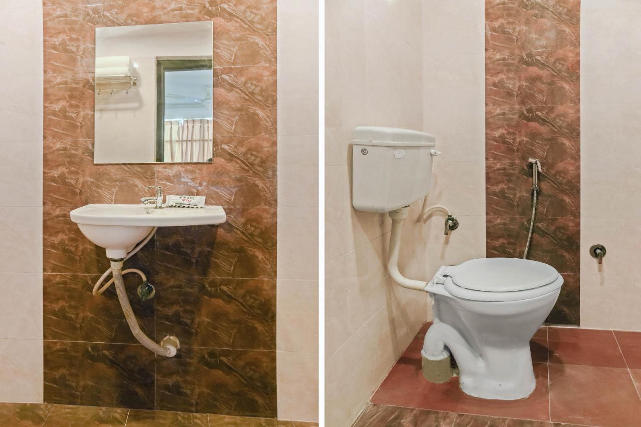 Spot On 27638 Jay Radhe Hotel 3*