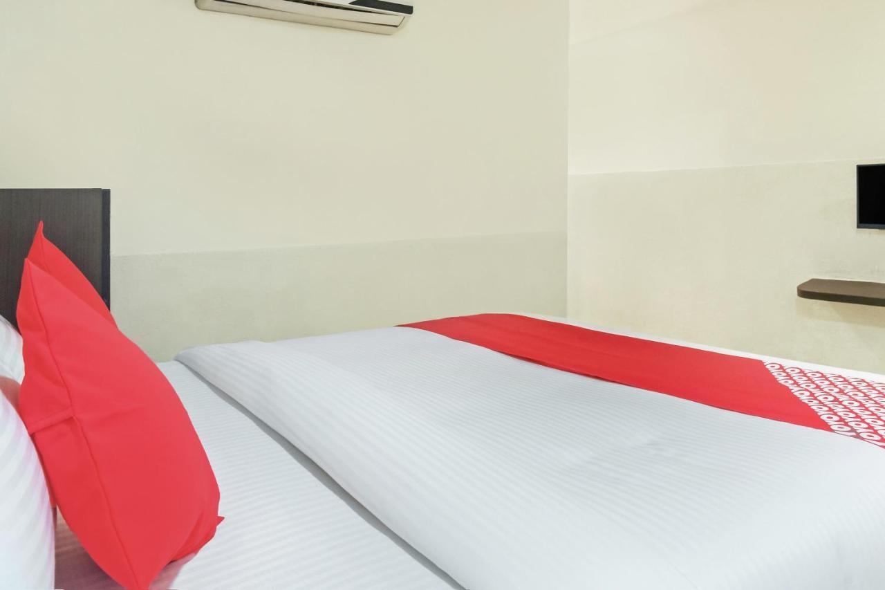 Hotel Spot On 27638 Jay Radhe Ahmedabad