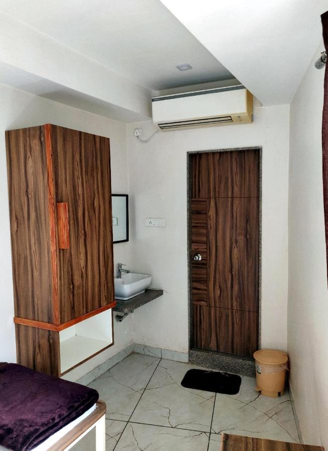 Hotel Milan *