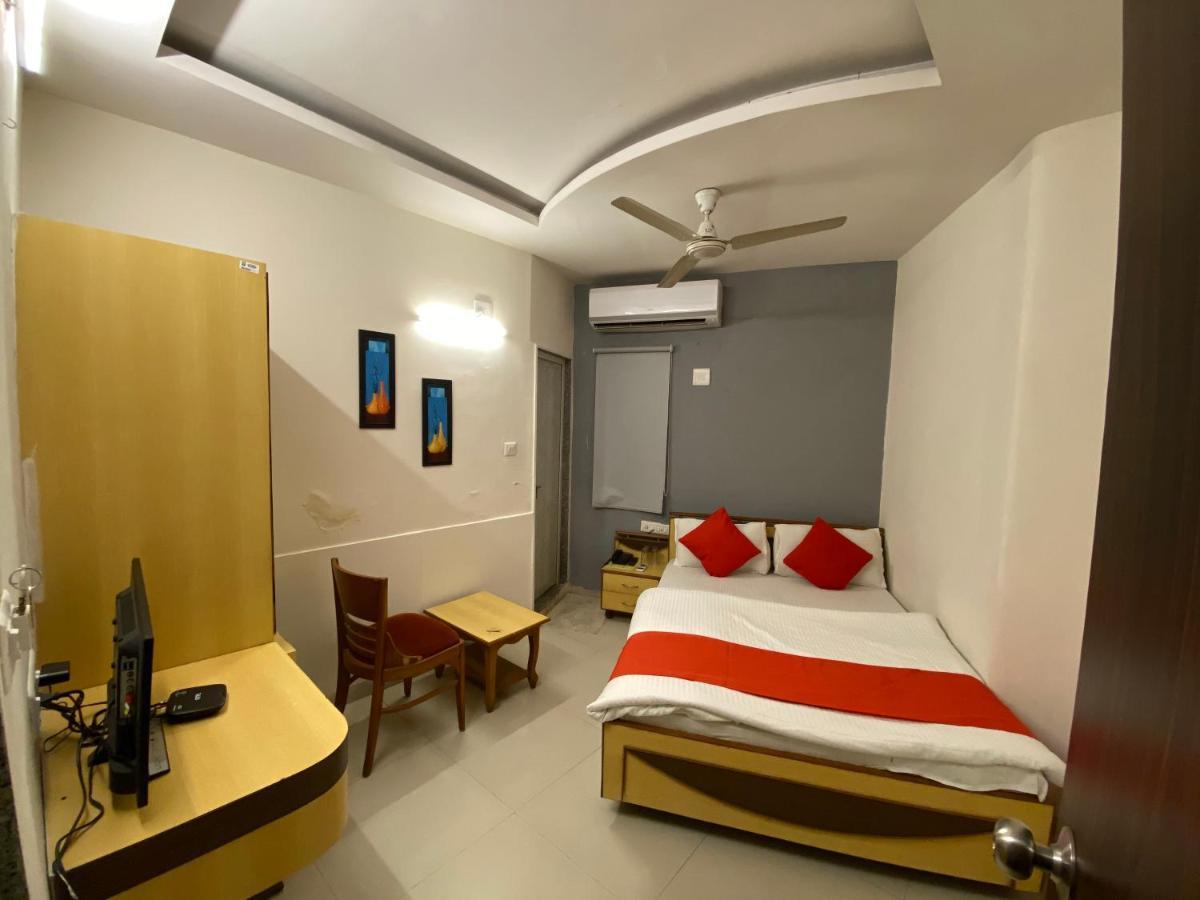 Riverfront 3*