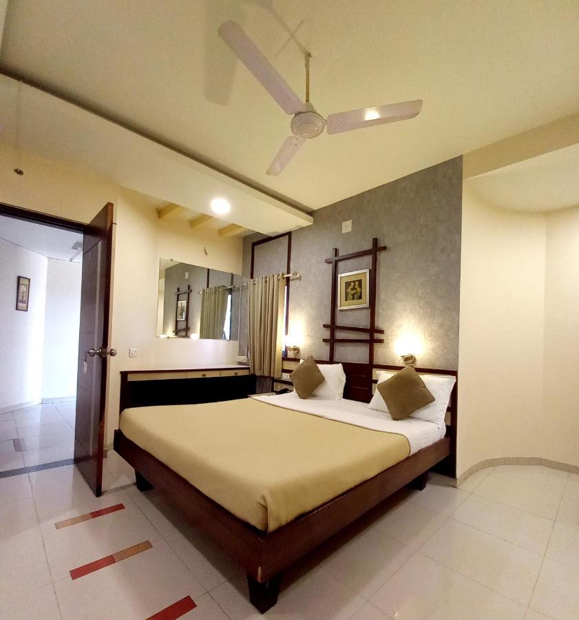 Hotel Airport Plaza Ahmedabad