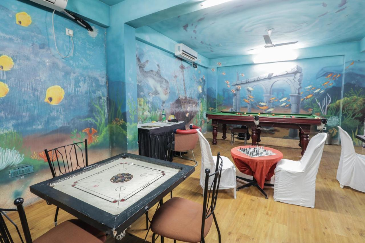 Hotel Arristo And Club Ahmedabad