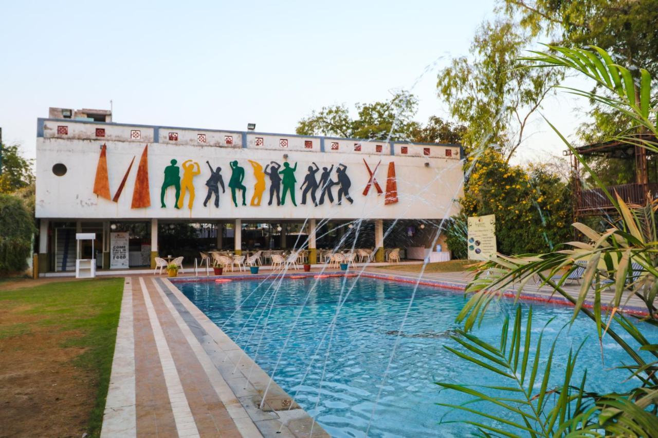 Hotel Arristo And Club 3*