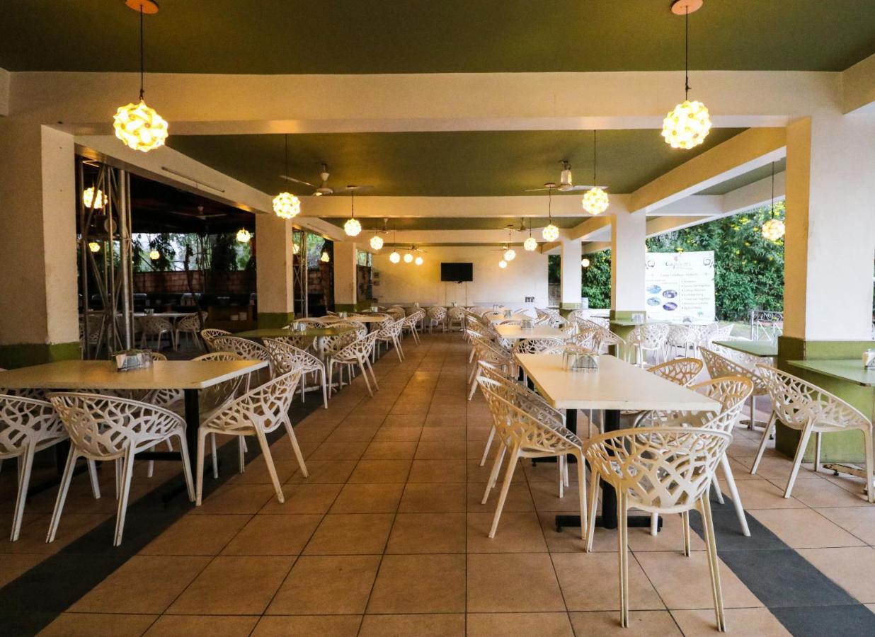 Hotel Arristo And Club Ahmedabad