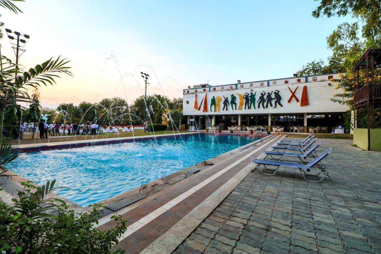 Hotel Arristo And Club 3*