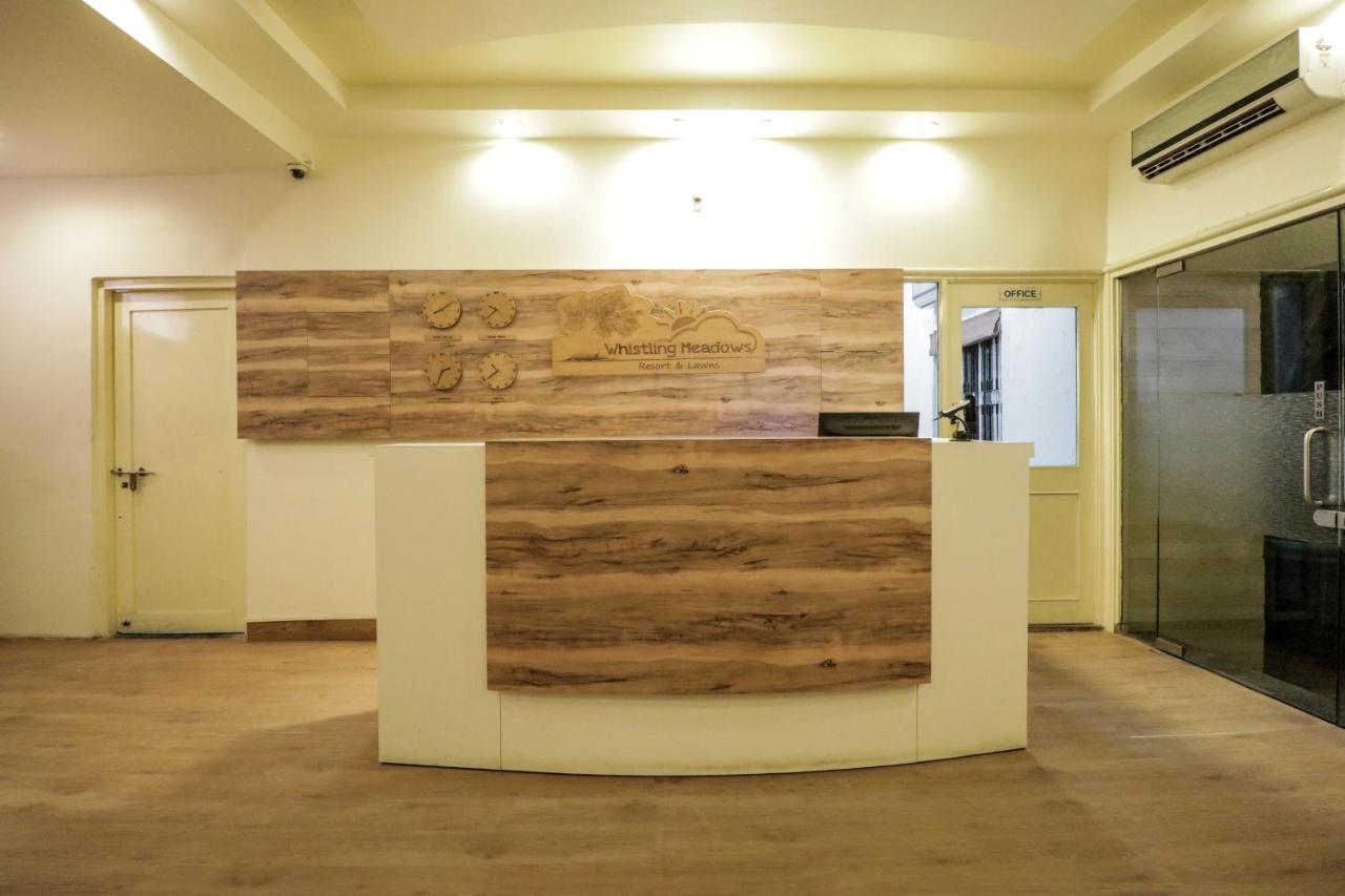 Hotel Arristo And Club Ahmedabad