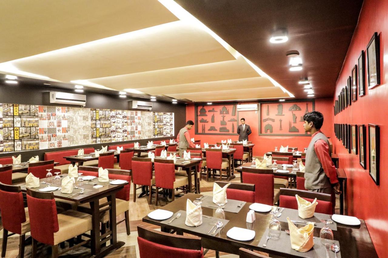 Arristo And Club Hotel Ahmedabad