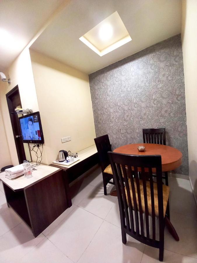 Airport Plaza 3*