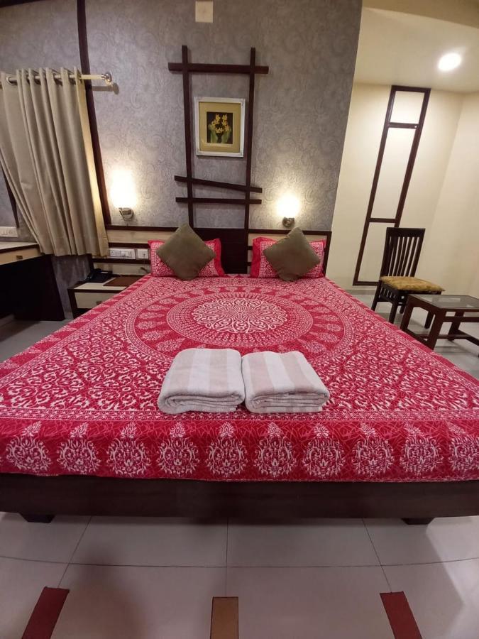 Airport Plaza Hotel