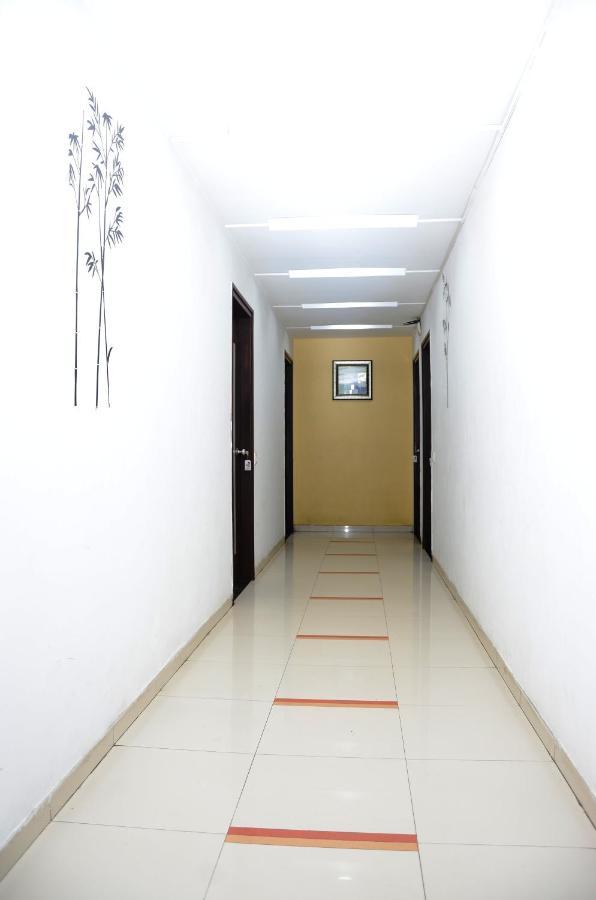 Hotel Airport Plaza
