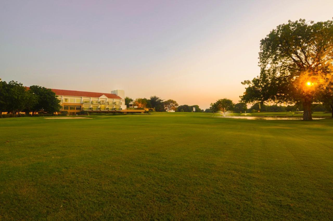 Club Mahindra Kensville Hotel 4*